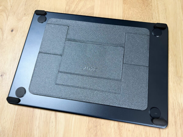 MacBookとMoft