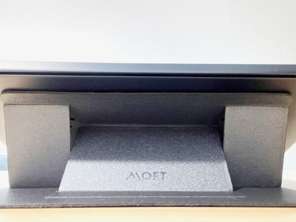 MacBookとMoft